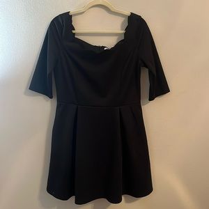 LITTLE BLACK DRESS - SCALLOPED NECKLINE WITH POCKETS